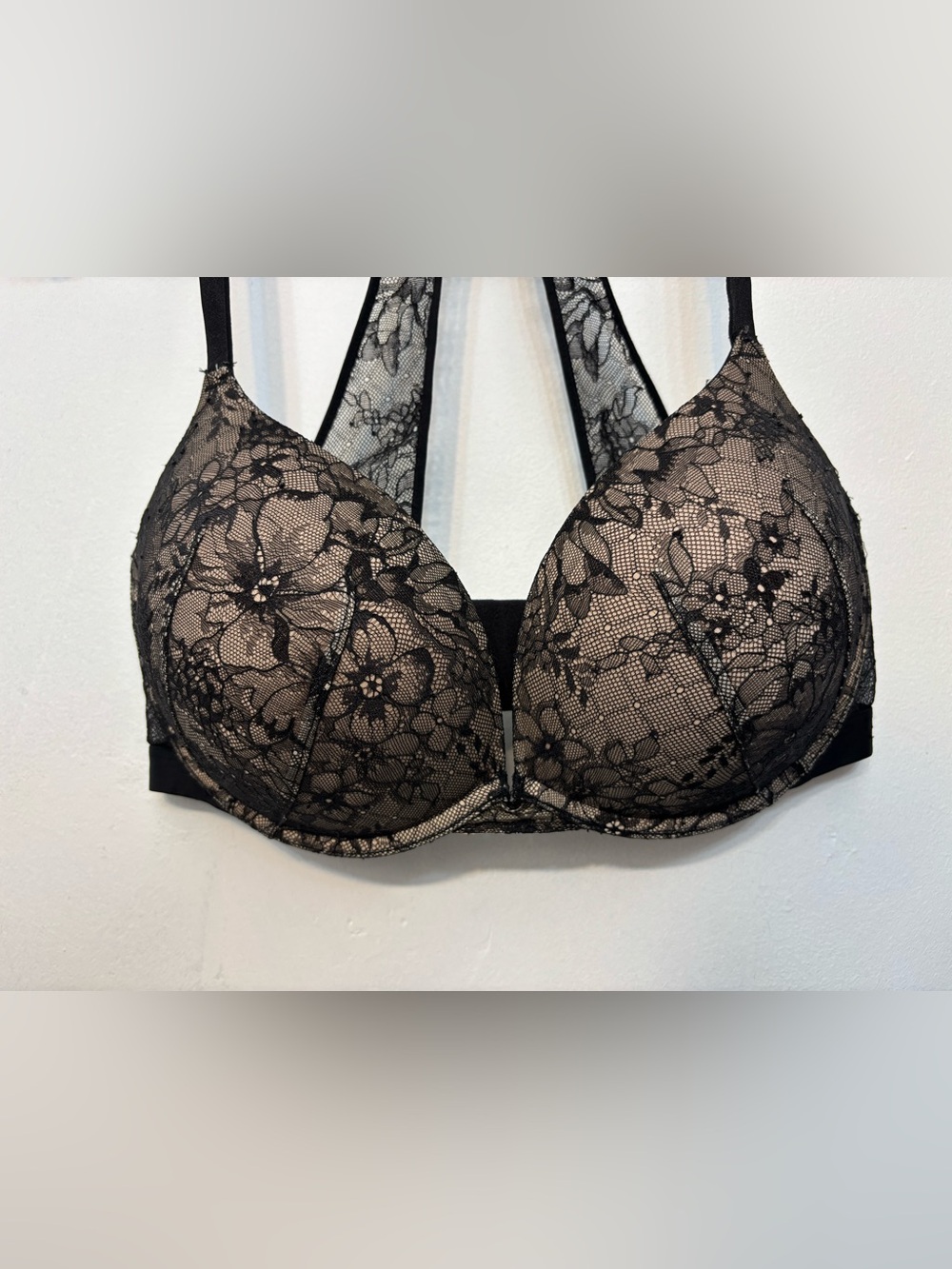 Victoria’s Secret Nude W/ Black Lace Racerback Plunge Very Sexy Push Up Bra 34DD - Picture 2 of 9